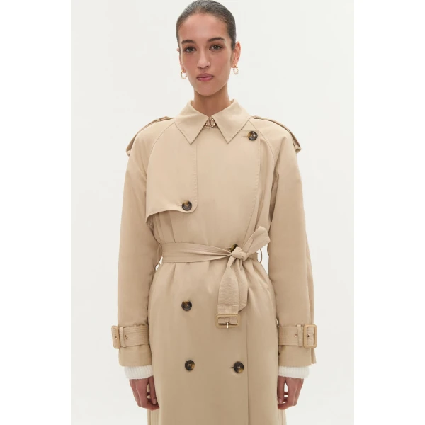Aje Aus Coats – structured silhouette with raw femininity from Coveti