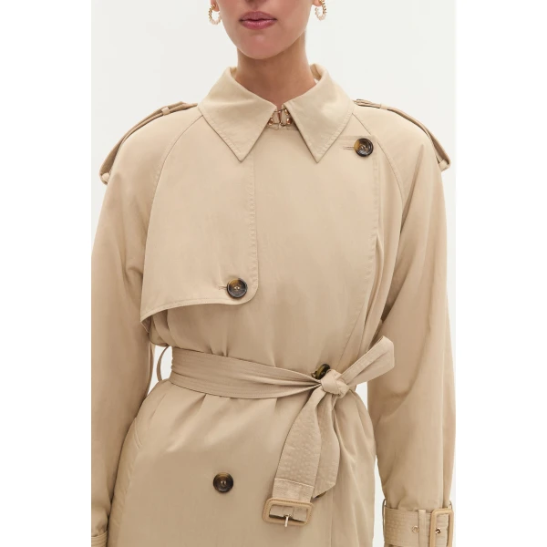 Aje clothing Aus Coats – structured silhouette with raw femininity from Coveti