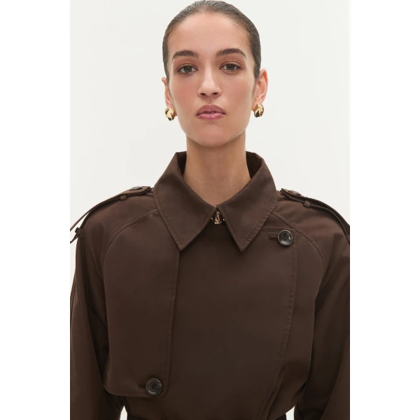 Aje Aus Coats – structured silhouette with raw femininity from Coveti