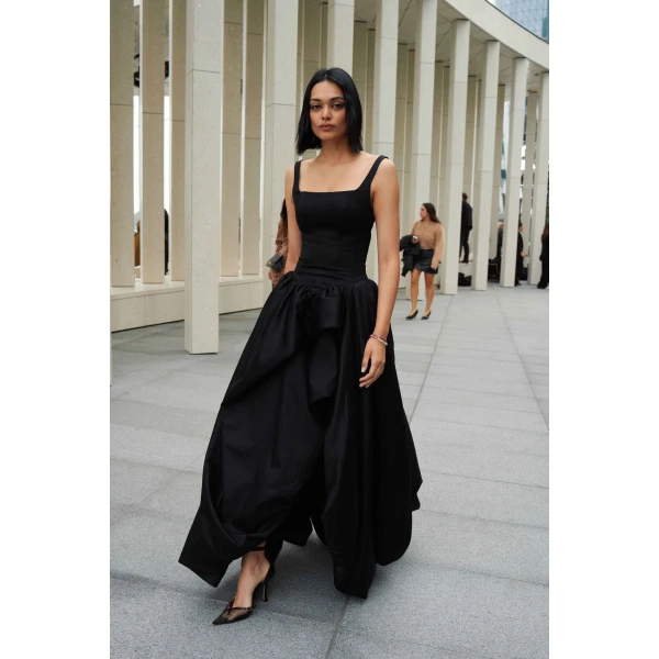 Aje clothing Aus Dresses – structured silhouette with raw femininity from Coveti