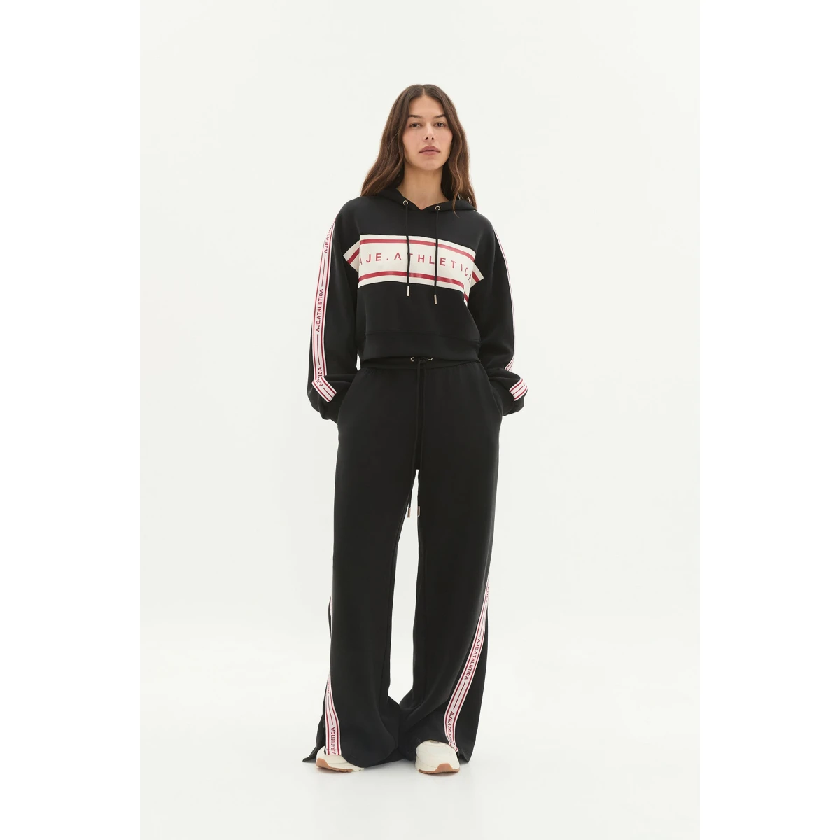 Cropped Logotape Hoodie 405