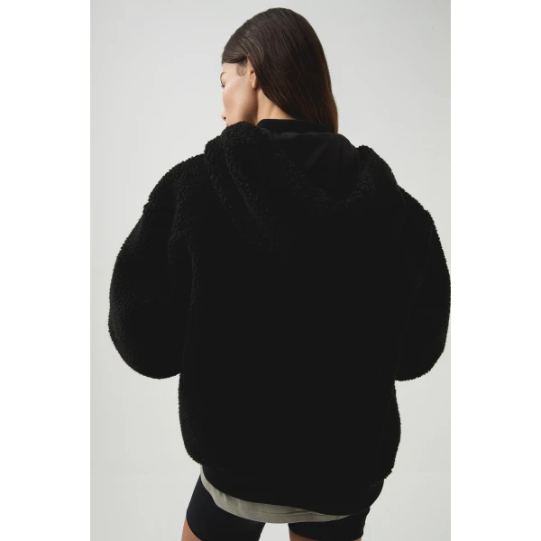 Aje Aus Jackets – structured silhouette with raw femininity from Coveti