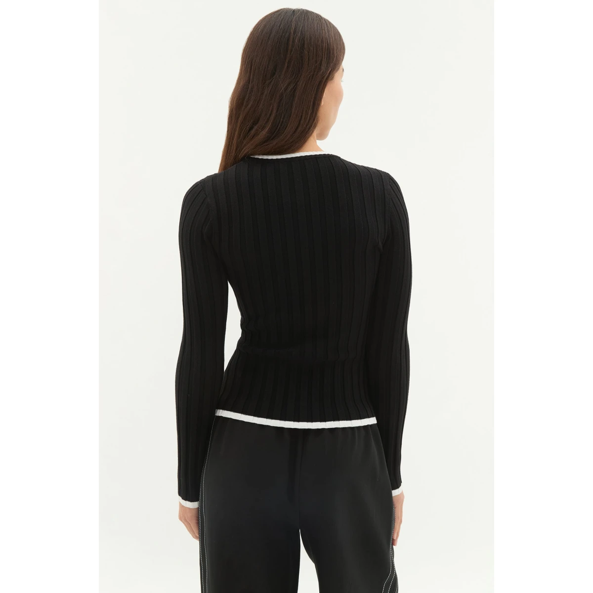 Aje Aus Tops – structured silhouette with raw femininity from Coveti