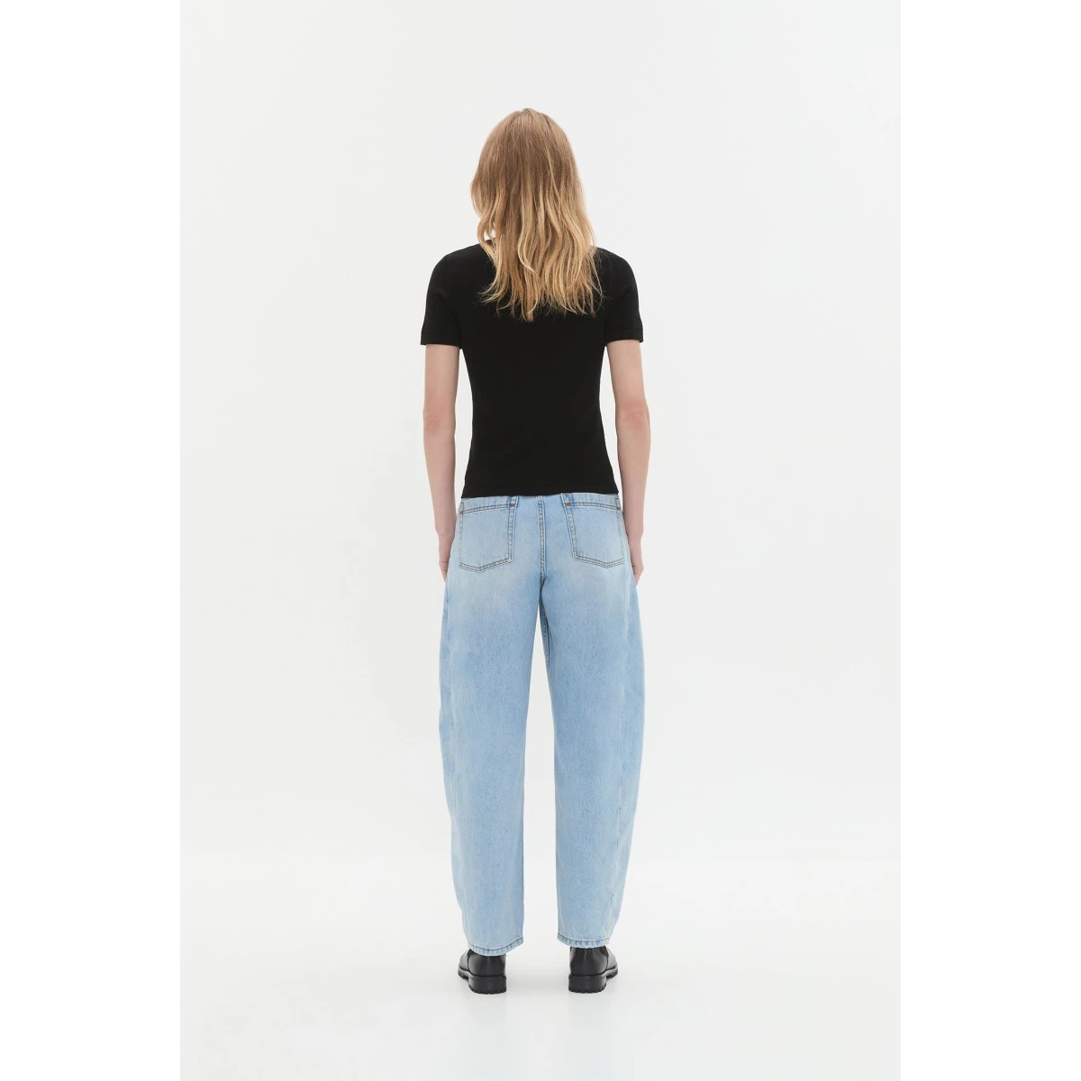 Aje clothing Aus Tops – structured silhouette with raw femininity from Coveti