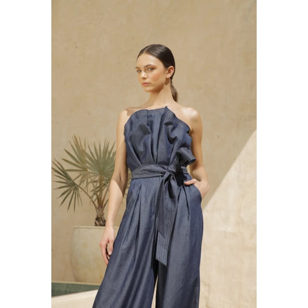 Andres Otalora luxury designer Top with bold silhouette in linen