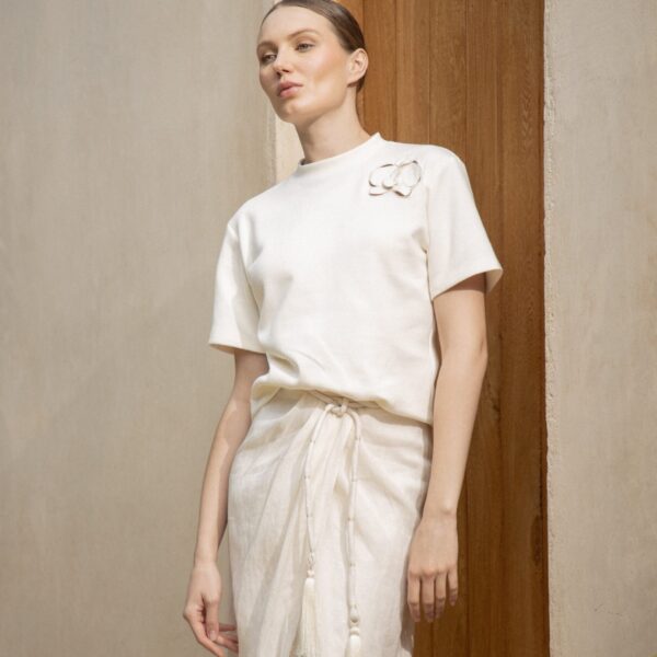 Andres Otalora luxury designer Skit with bold silhouette in linen