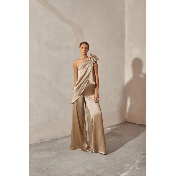 Andres Otalora luxury designer Top with bold silhouette in linen