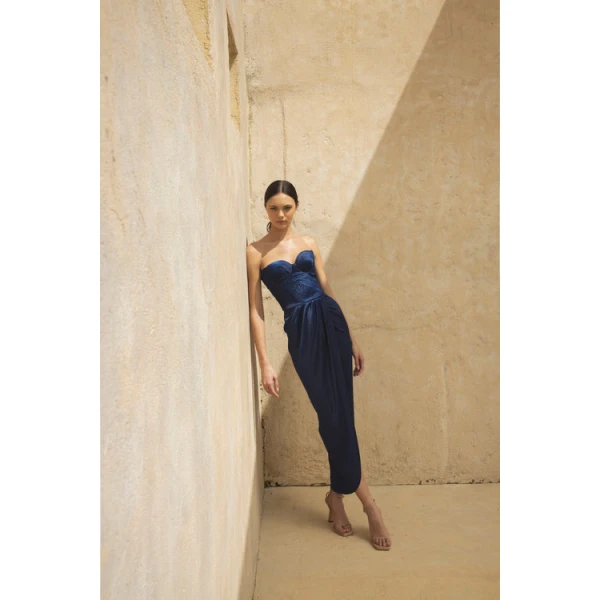 Andres Otalora luxury designer Skit with bold silhouette in linen