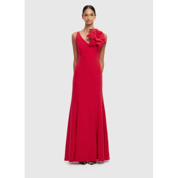 Deep V neckline