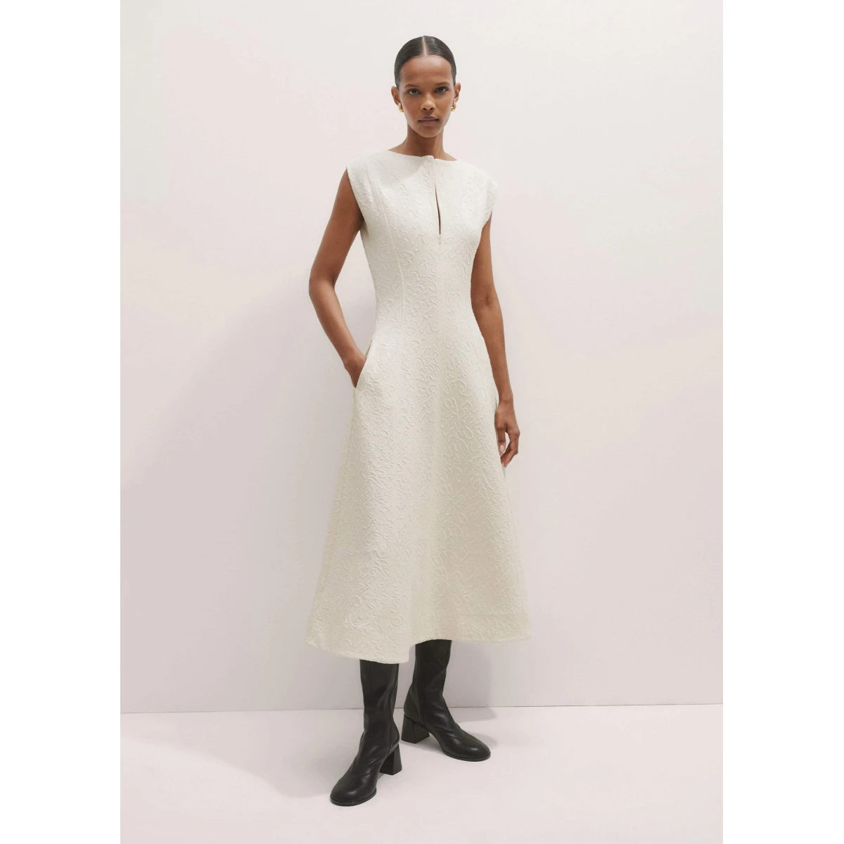 Floral Jacquard Midi Dress
Jacquard Stretch Jersey - Image 7