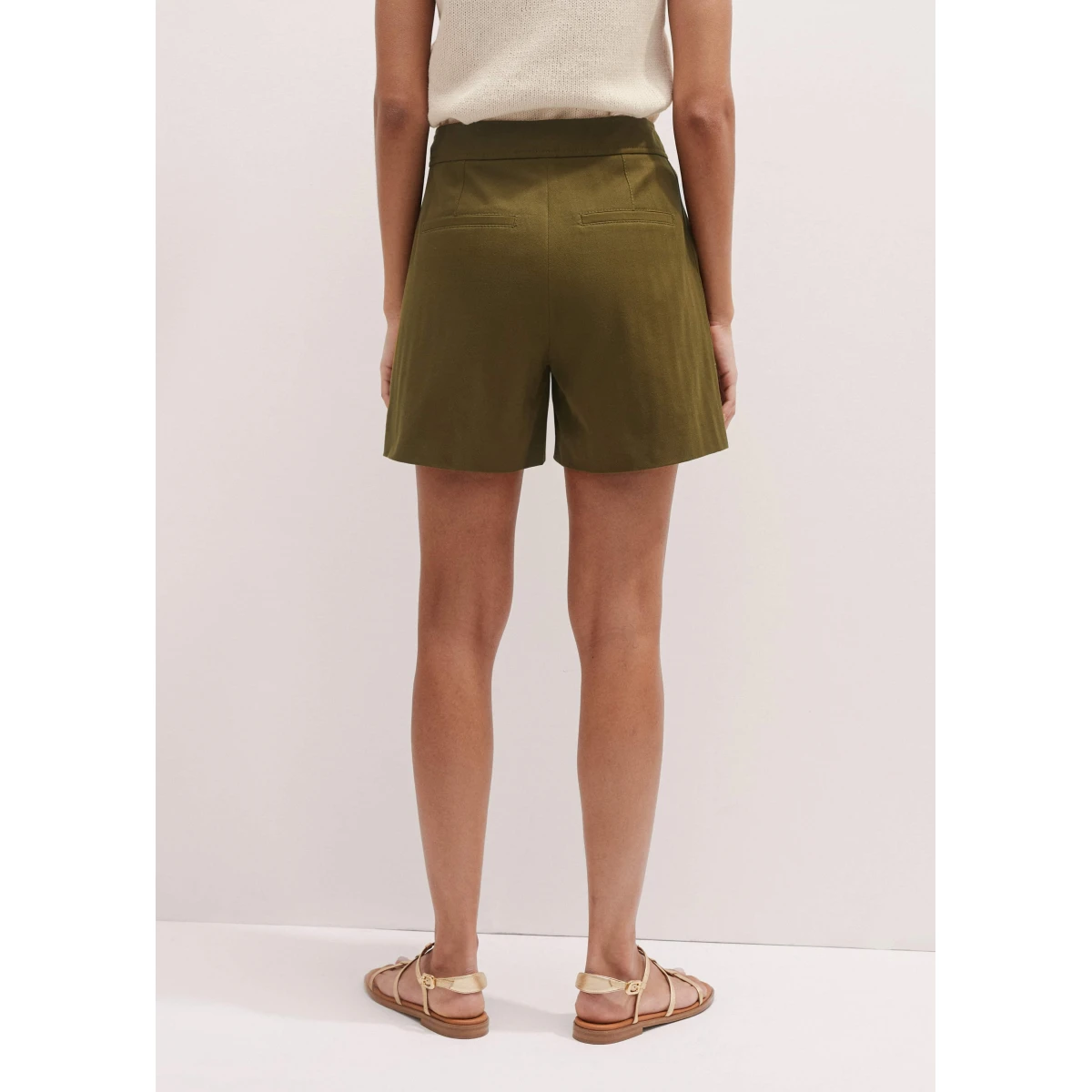 Herringbone Patch Pocket Short
Stretch Organic Cotton - Image 6