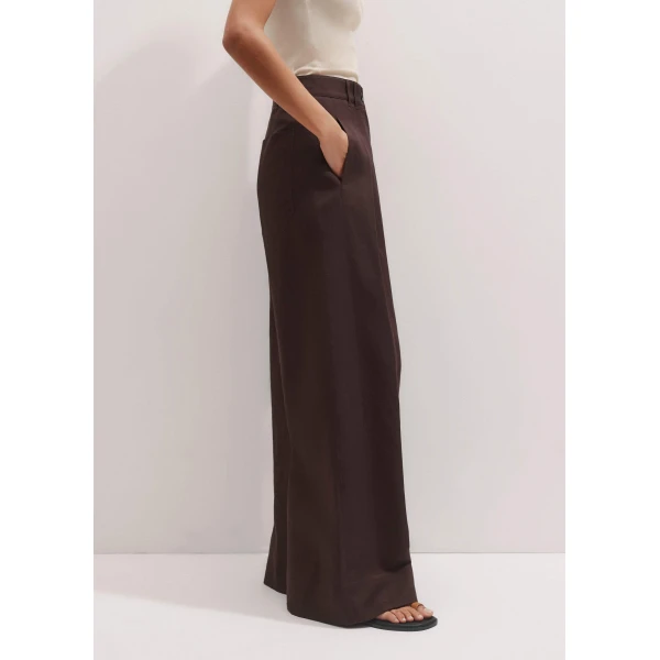 Me and Em Italian Linen Double Pleat Wide-Leg Trouser
Italian Linen + Cotton Blend, view 6