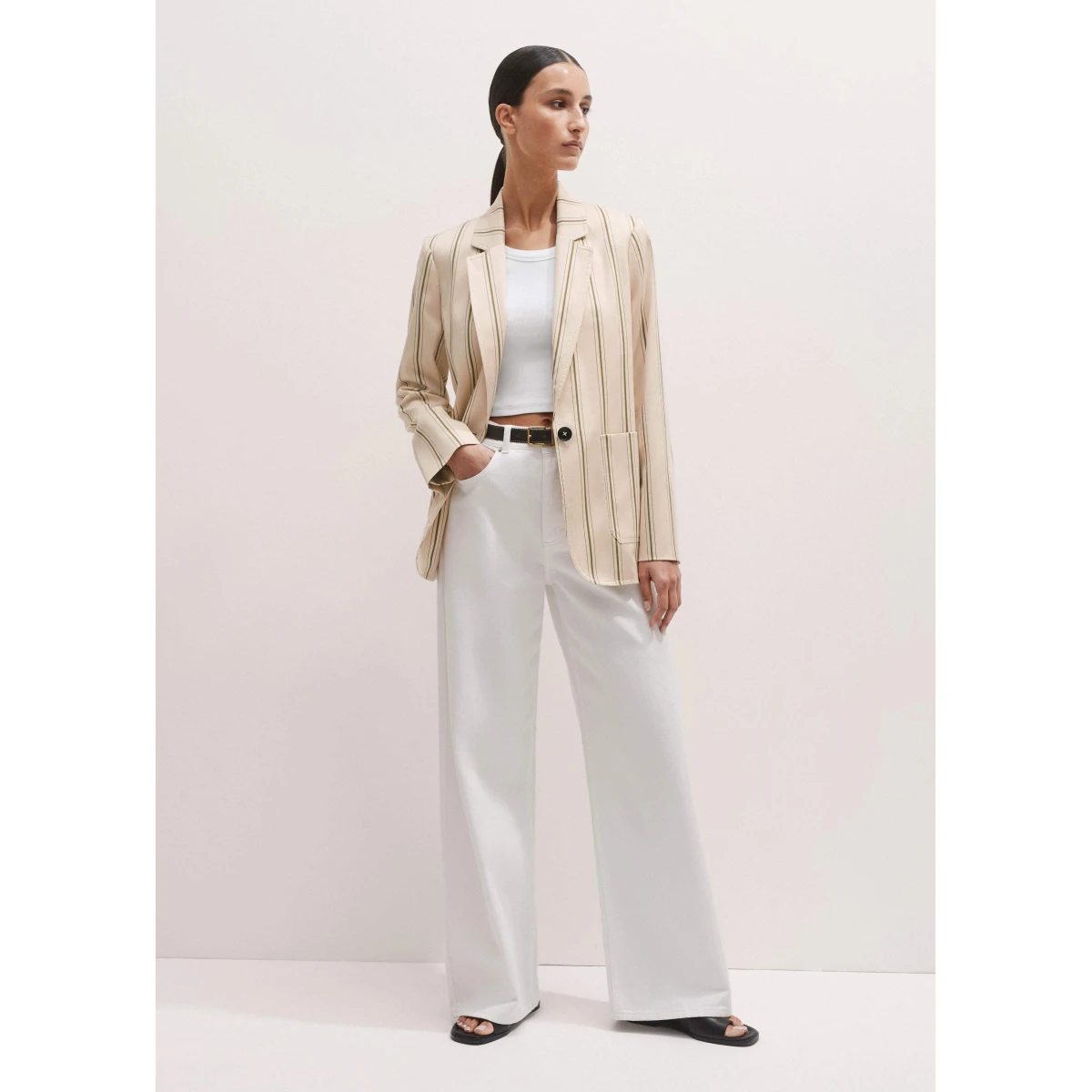 Italian Tailored Stripe Relaxed Blazer
Italian Fluid Tailoring - Image 5
