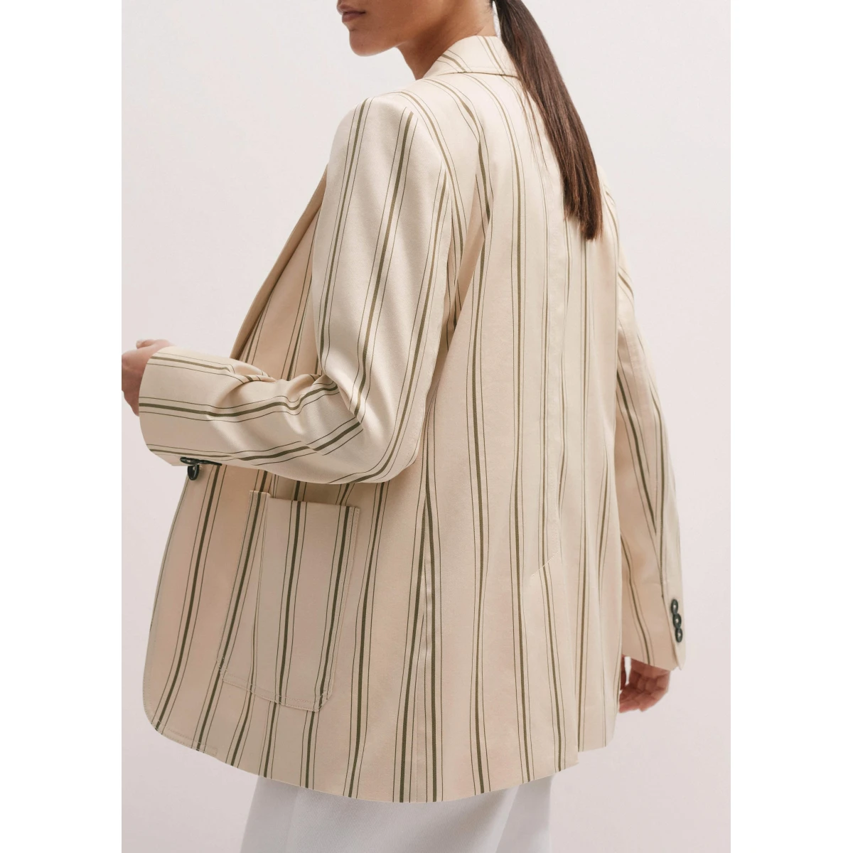 Italian Tailored Stripe Relaxed Blazer
Italian Fluid Tailoring - Image 6
