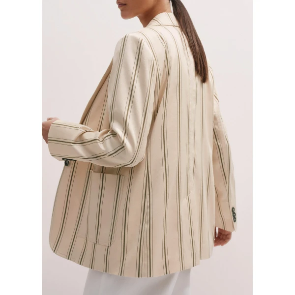Italian Tailored Stripe Relaxed Blazer
Italian Fluid Tailoring - Image 6
