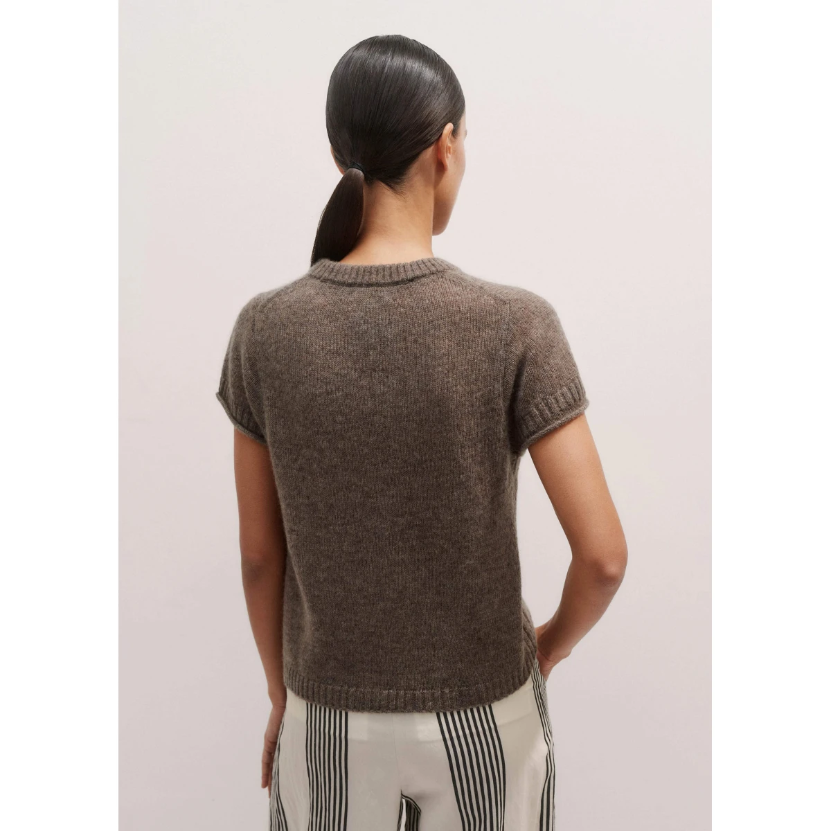 Merino Cashmere Silk Shrunken Baby Tee
Responsibly Sourced Merino Wool with Cashmere + Silk - Image 5