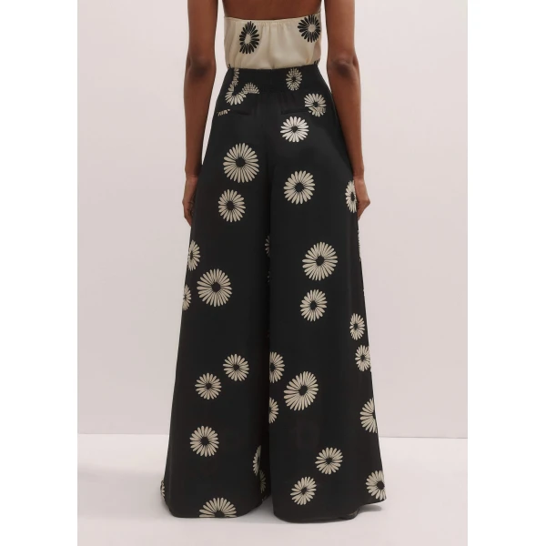 Me and Em Silk Modern Daisy Print Wide-Leg Pant
Matte Silk, view 6