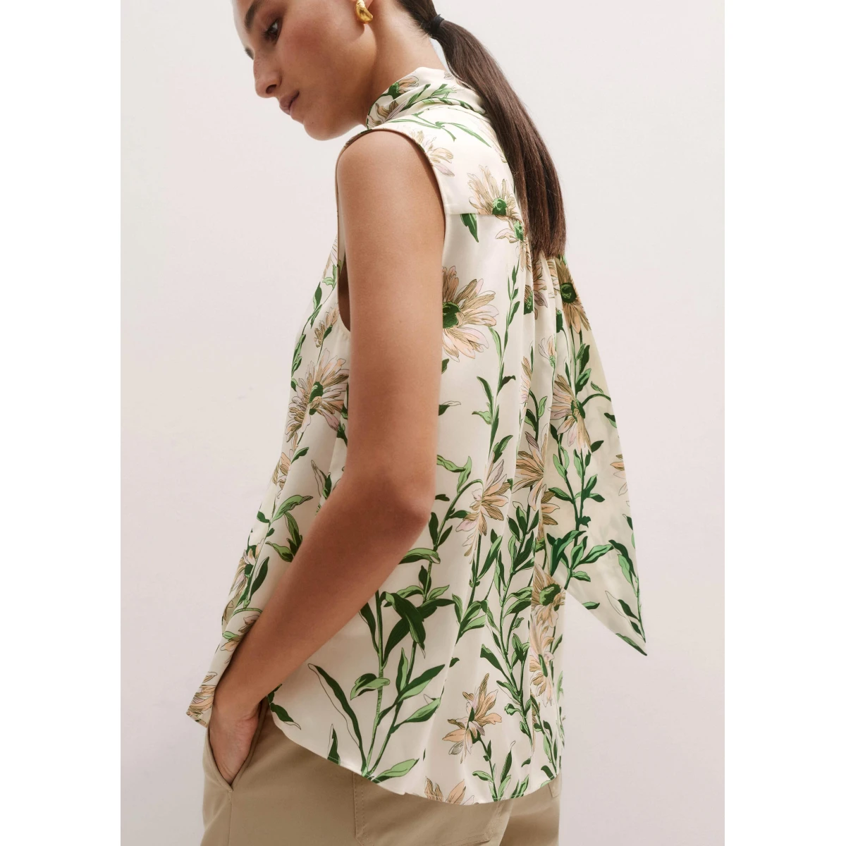 Silk Satin Growing Daisy Print Top + Tie
Silk Satin - Image 5