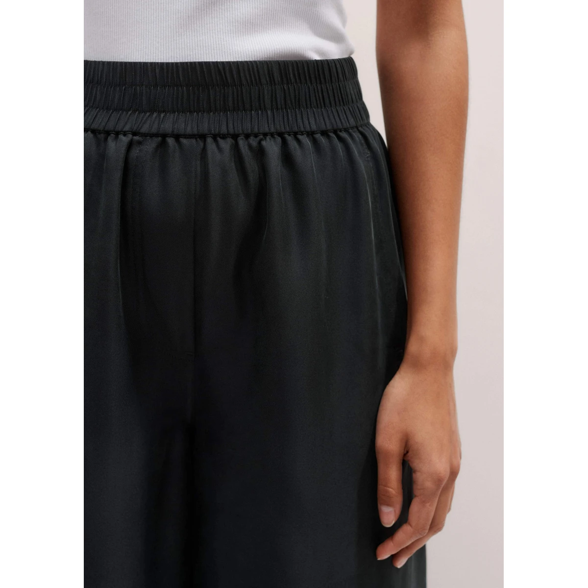 Washed Silk Drawstring Wide-Leg Pant
Washed Silk - Image 7