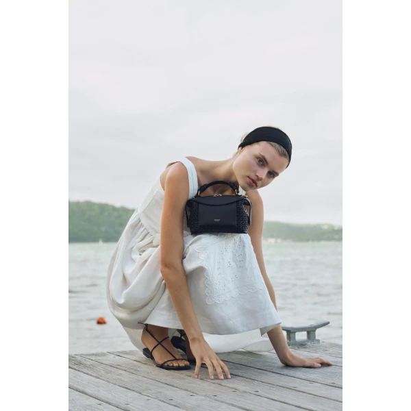 Oroton clothing