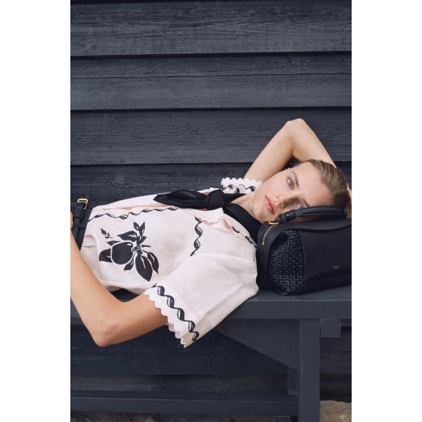 Oroton clothing