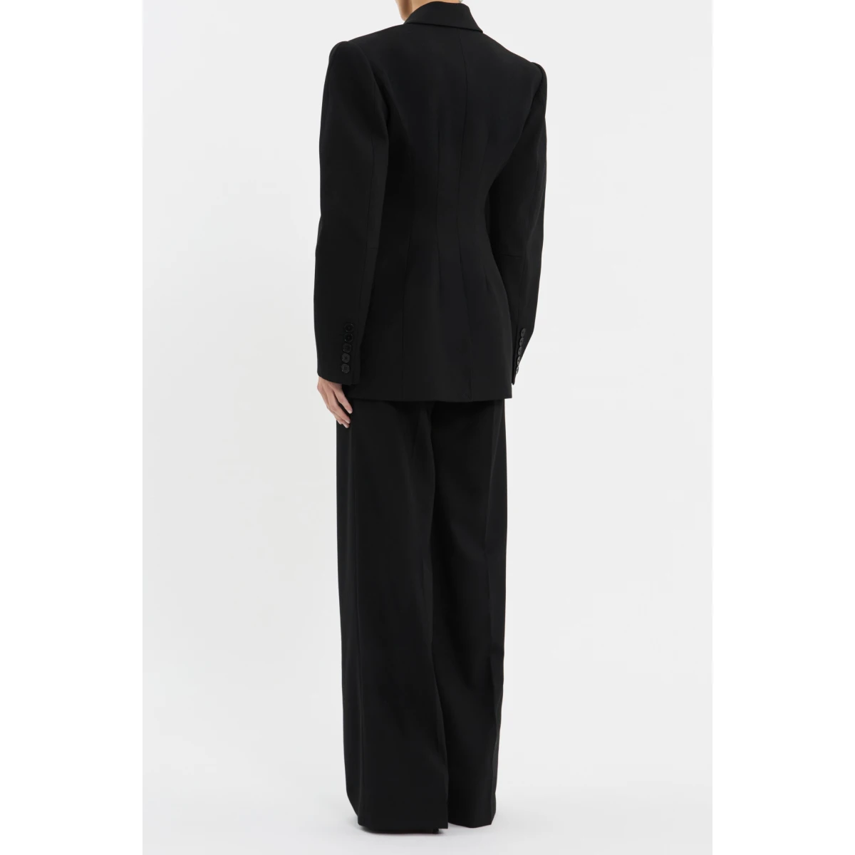 whilst lining ensures utmost comfort. Polished and sleek