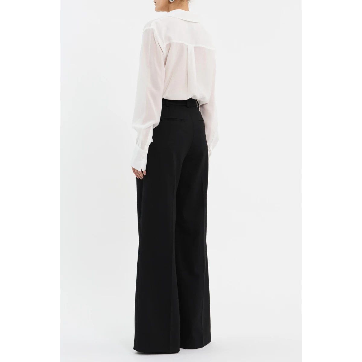 this blouse is an ideal choice for many occasions.