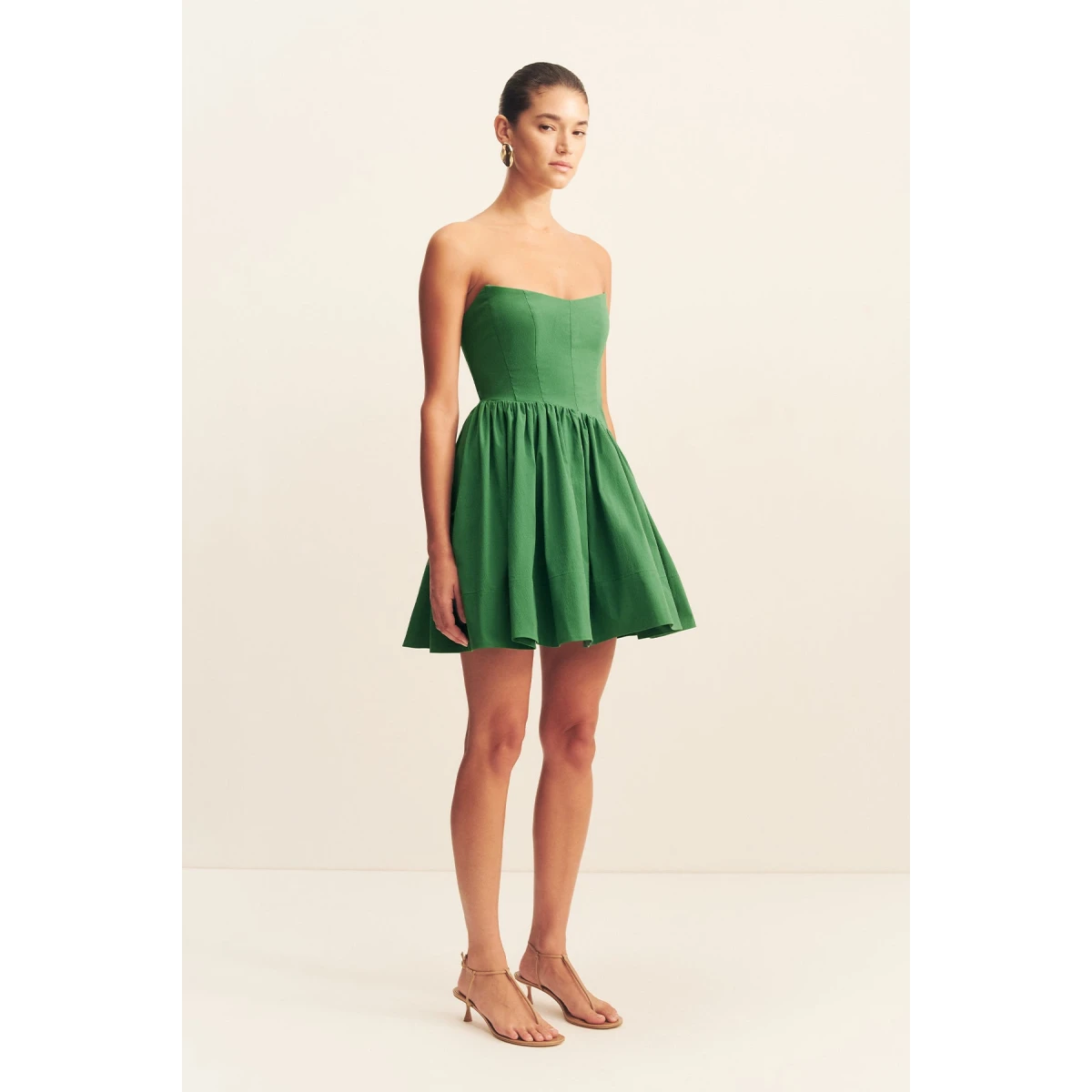 Strapless neckline