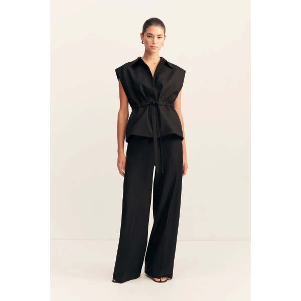 Lightweight suiting
