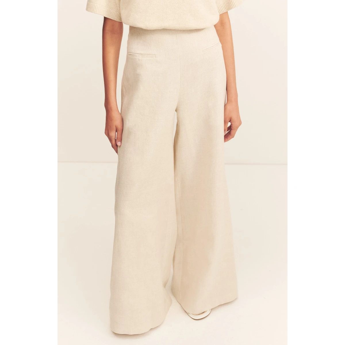 Textured linen suiting