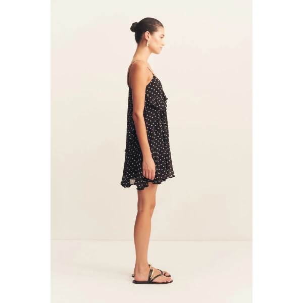 Plunged neckline