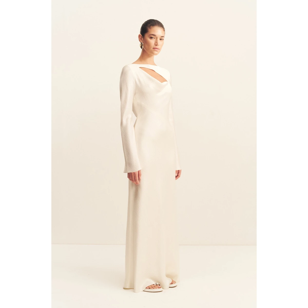 Cowl neckline