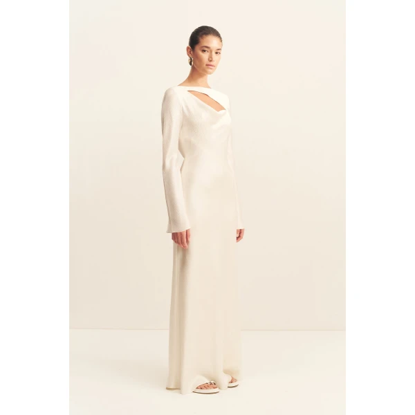 Cowl neckline
