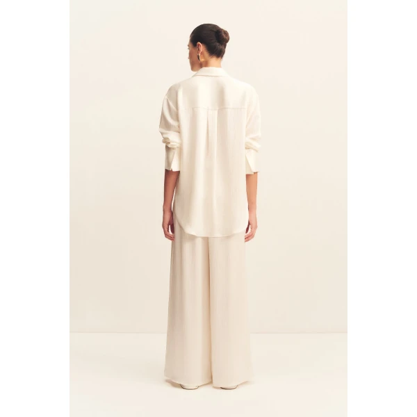 Concealed placket and buttons down centre front