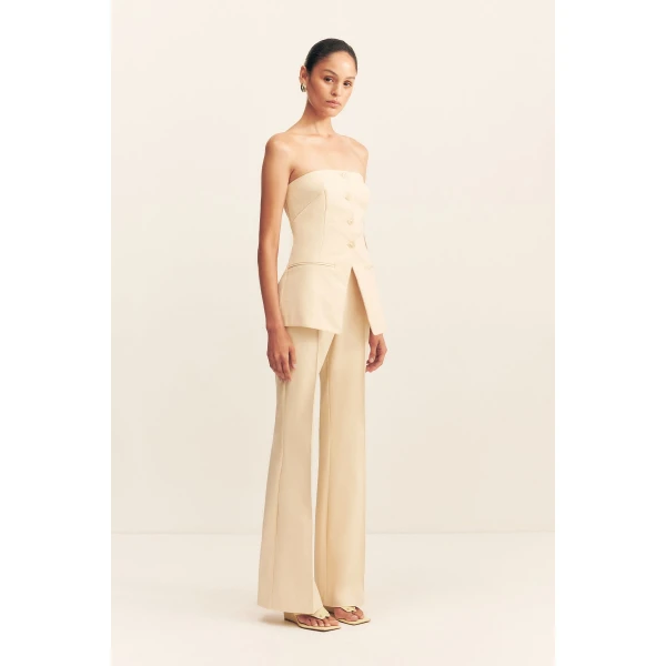 Strapless neckline