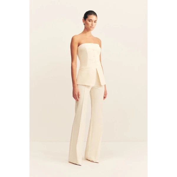 Strapless neckline