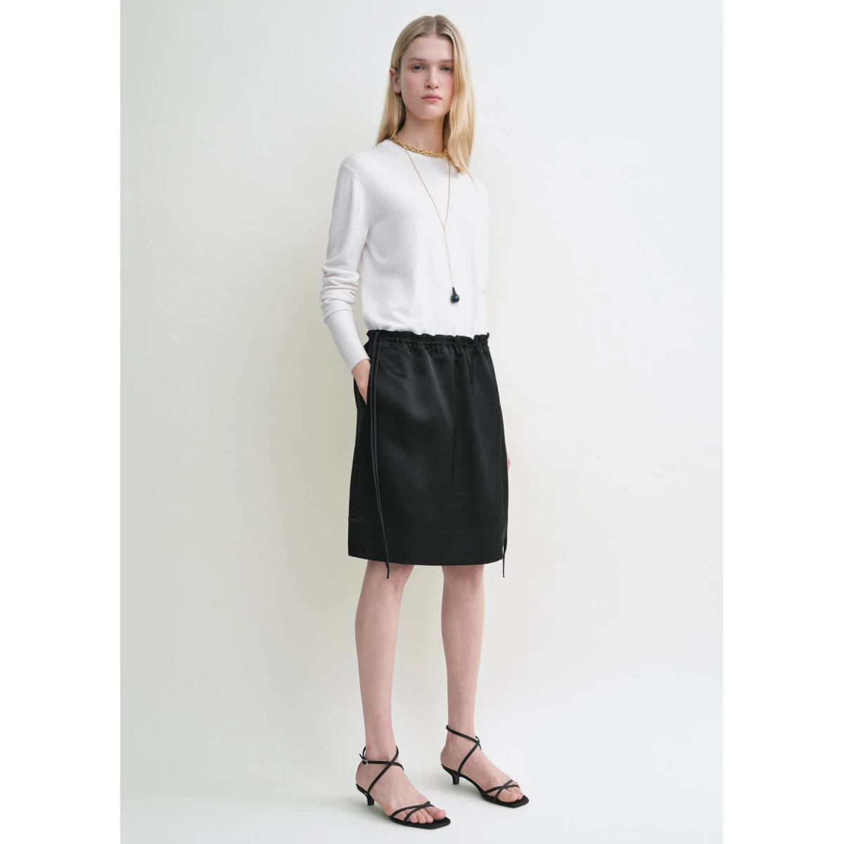 Drawstring satin mini skirt black - Image 3