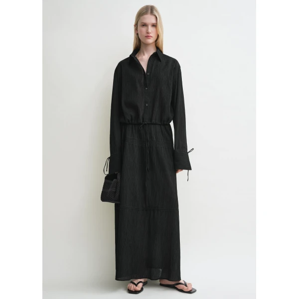 Toteme Tops with minimalist design at Coveti
