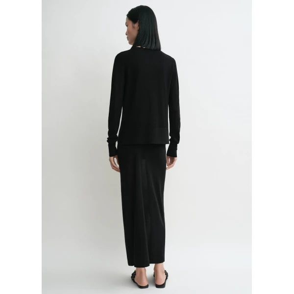 Toteme Knitwear with minimalist design at Coveti