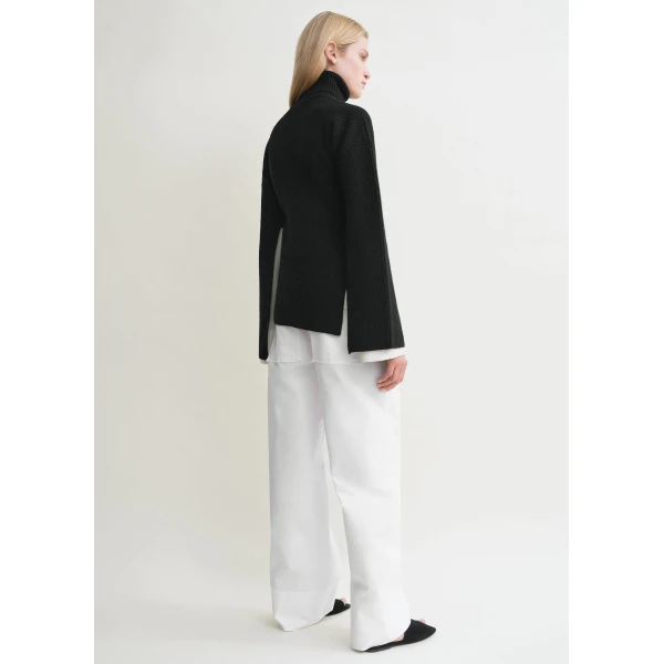 Toteme Knitwear with minimalist design at Coveti