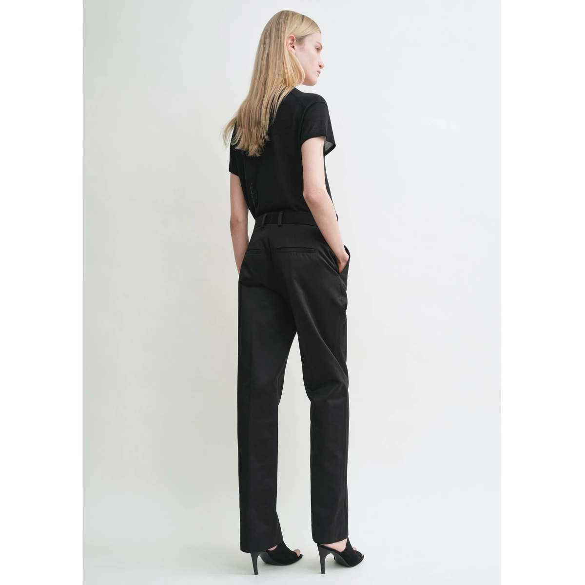 Toteme Pants with minimalist design at Coveti