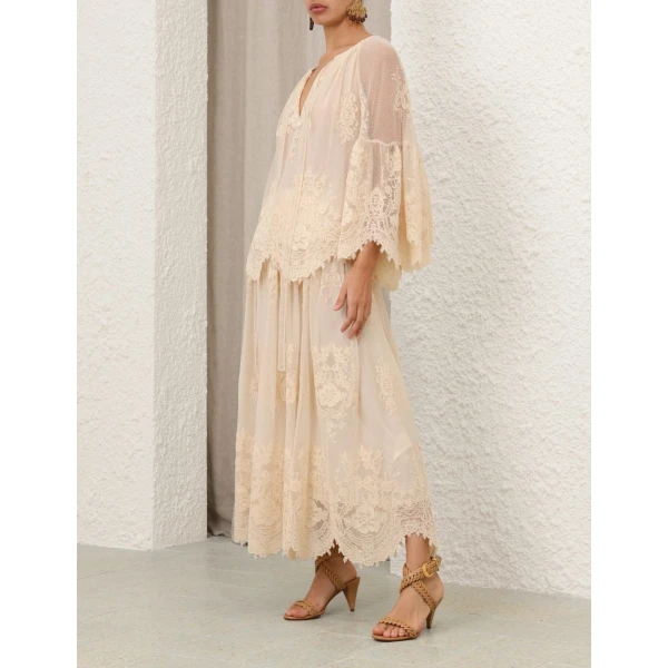 available now at Coveti.
