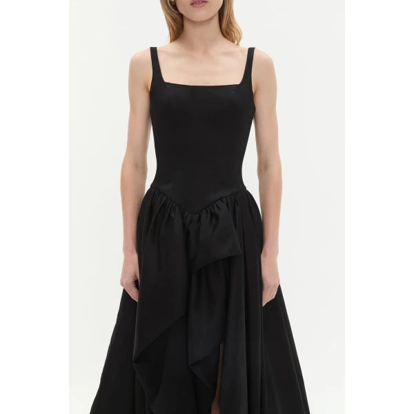 Aje Aus Dresses – structured silhouette with raw femininity from Coveti