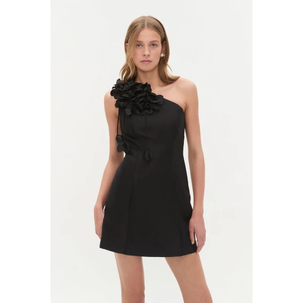 Aje Aus Dresses – structured silhouette with raw femininity from Coveti