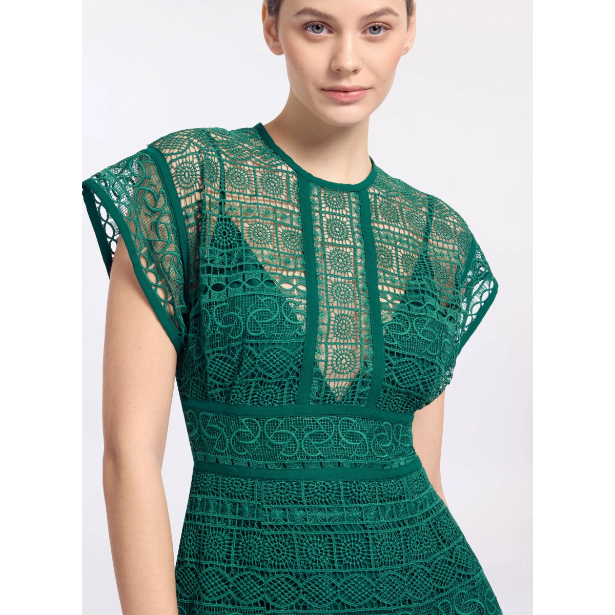 Elie Saab Macramé Midi Dress in Green featuring Round Neck – Luxury Designer Fashion at Coveti.