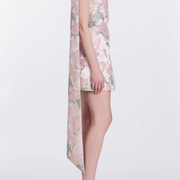 Markarian gowns with romantic neckline and structured silhouette