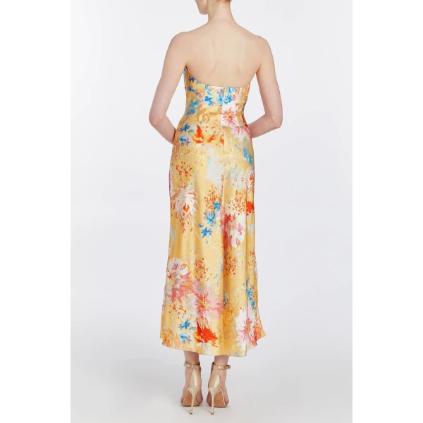 Markarian gowns with romantic neckline and structured silhouette