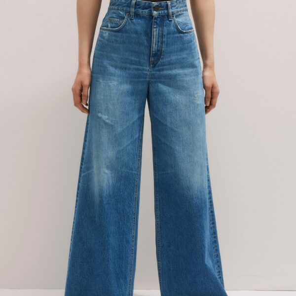 Me + Em Distressed Ultimate Wide-Leg Jean – luxury British Blue in Me and Em exclusively at Coveti