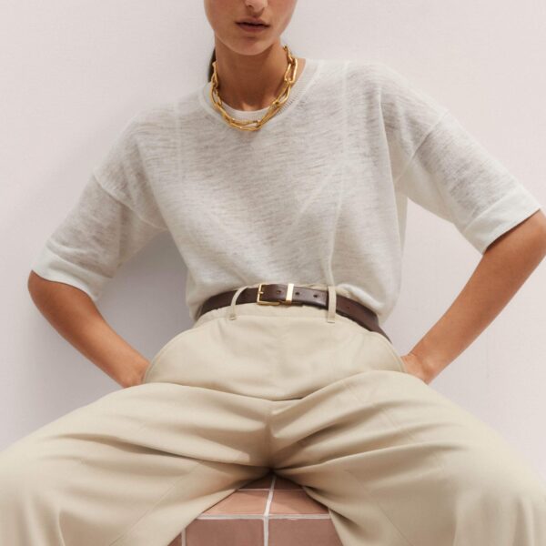 Me + Em Linen Blend Knit Tee – luxury British White in Me and Em exclusively at Coveti