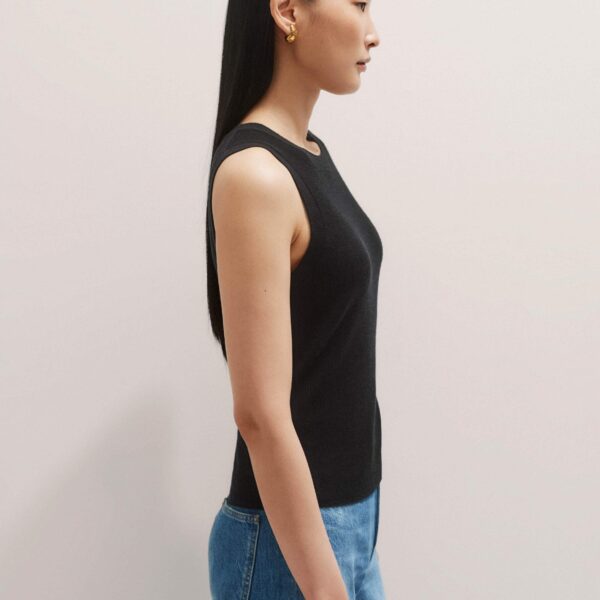 Me + Em Merino Cashmere Barely There Slim Knit Vest – luxury British Black in Me and Em exclusively at Coveti